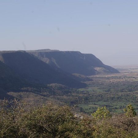 African Sunrise Lodge And Campsite Mto wa Mbu Exterior photo