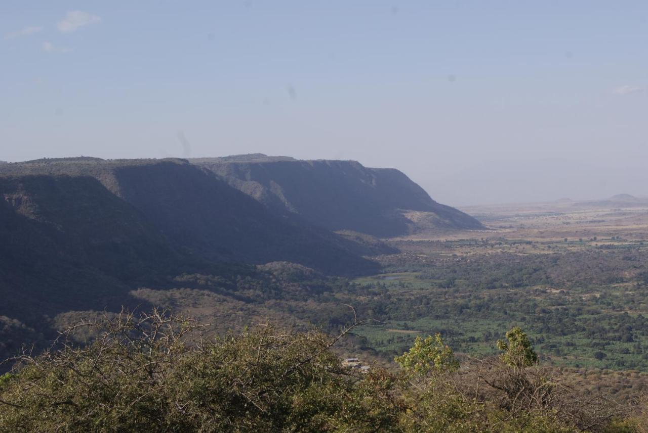 African Sunrise Lodge And Campsite Mto wa Mbu Exterior photo