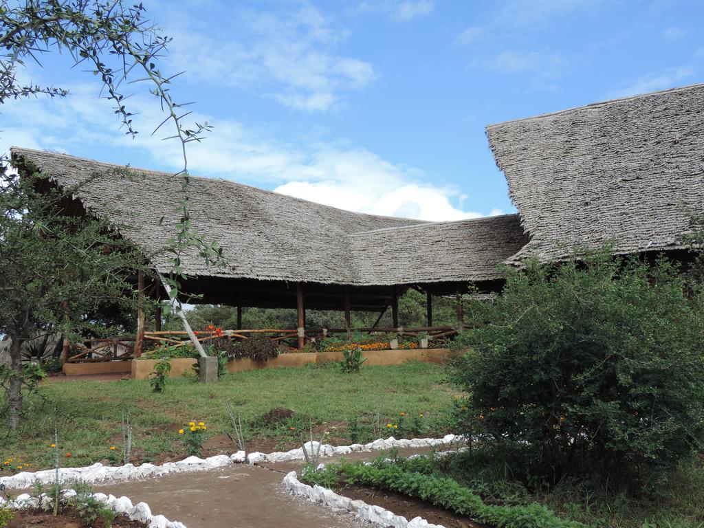 African Sunrise Lodge And Campsite Mto wa Mbu Exterior photo