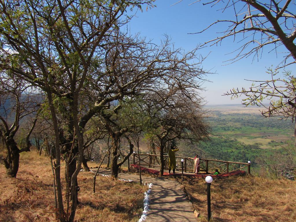 African Sunrise Lodge And Campsite Mto wa Mbu Exterior photo