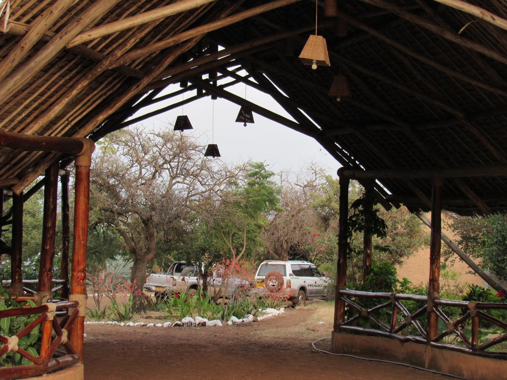 African Sunrise Lodge And Campsite Mto wa Mbu Exterior photo